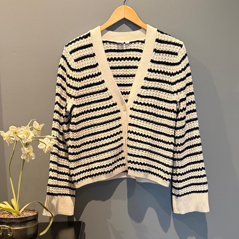 GAP sweater